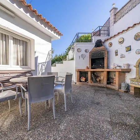 Homeholidaysrentals Gladys Villa *